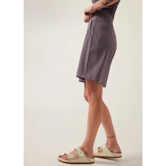 Athleta Brooklyn Bermuda Athletic Shorts Gray Zip Pocket 9” Inseam Women Size 20 - Picture 7 of 10